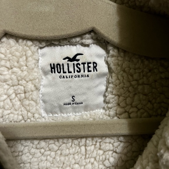 Hollister half-zip - Picture 2 of 3